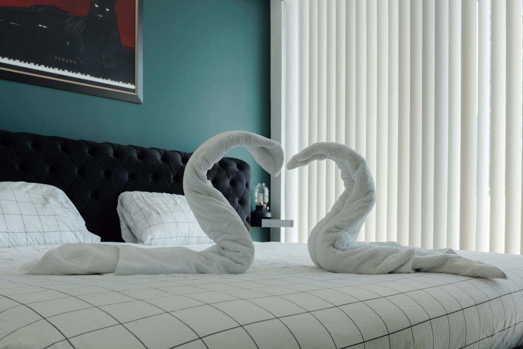 Apartment Luxury W/fascinating View&free Parking