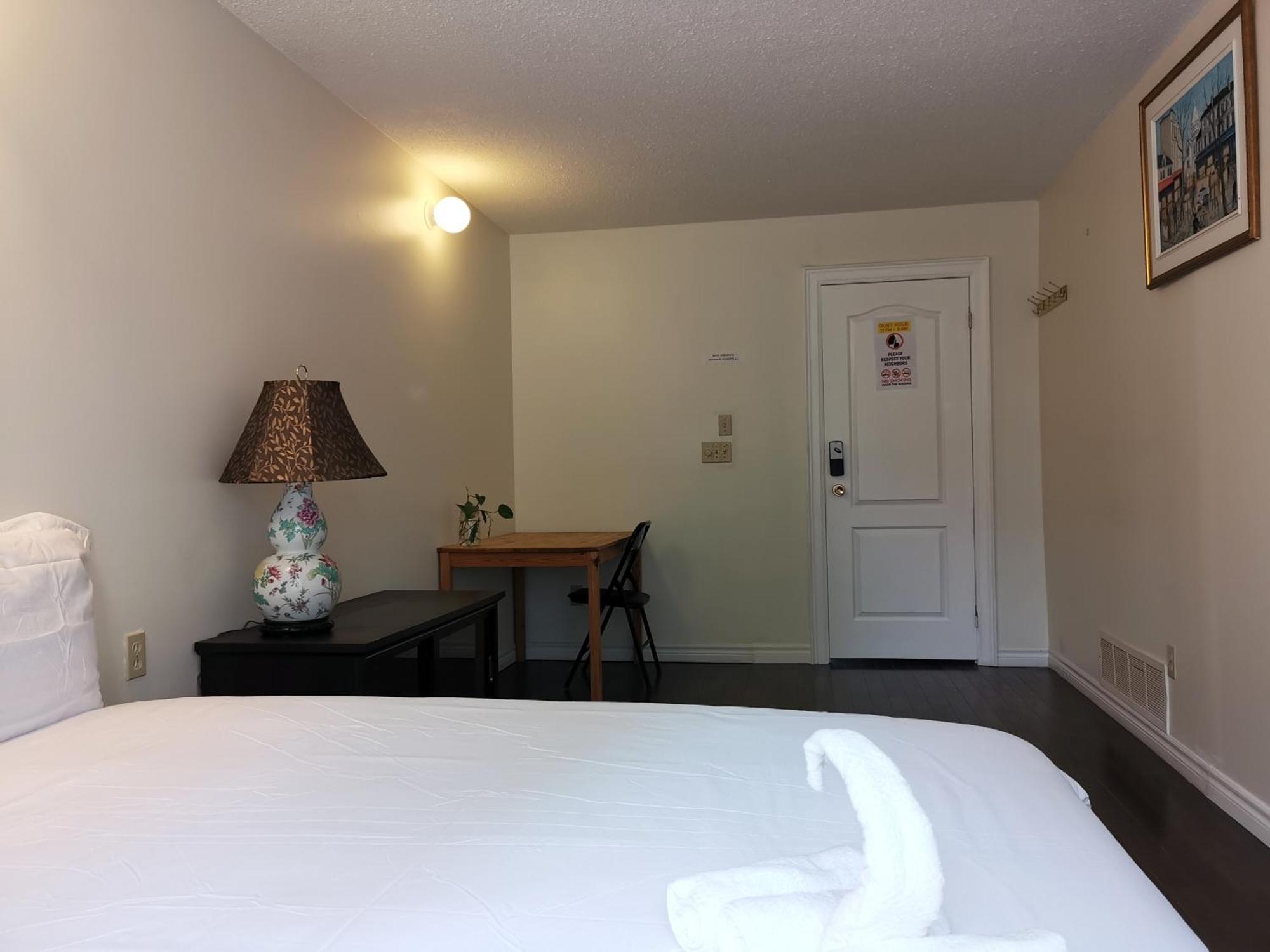 Private In House In North York Shared Kitchen Guest house