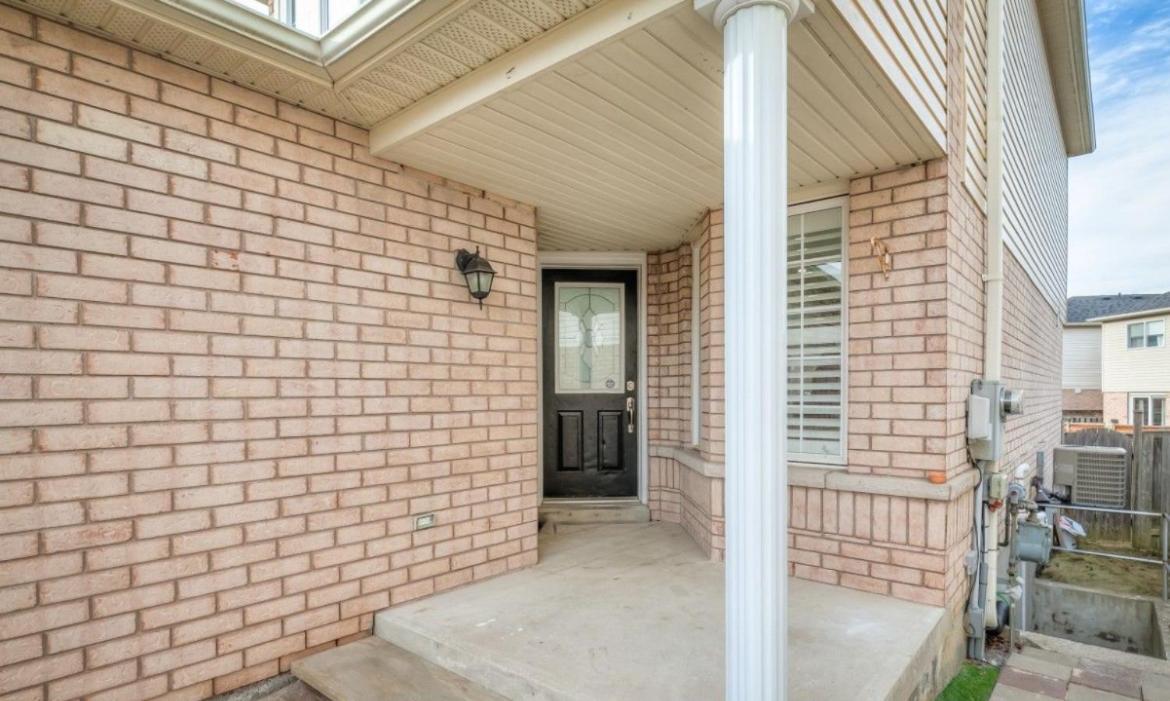 Cozy House Near Hwy401 & Go Station In Scarborough Holiday home