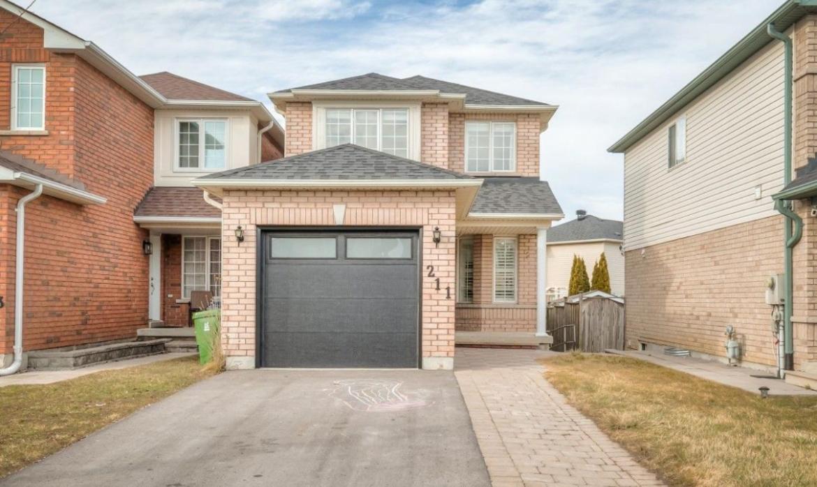 Cozy House Near Hwy401 & Go Station In Scarborough Holiday home