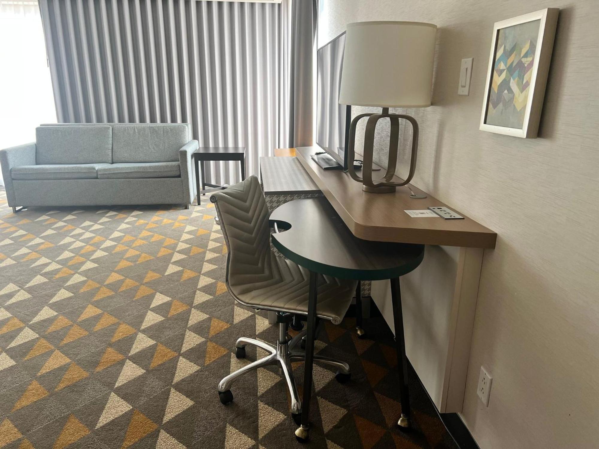 Airport East By Ihg Toronto