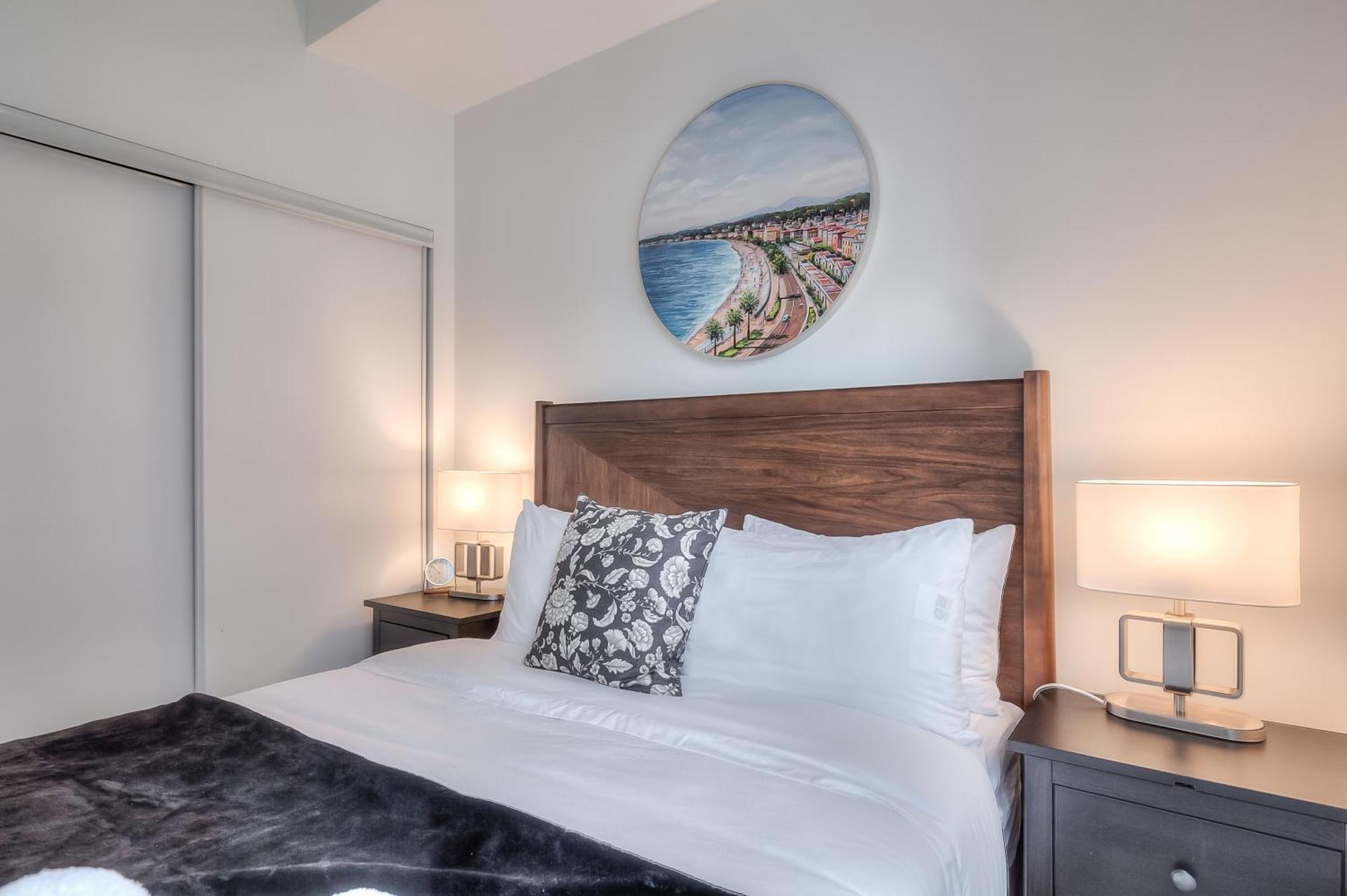 Rivetstays - The Jarvis Apartment Toronto