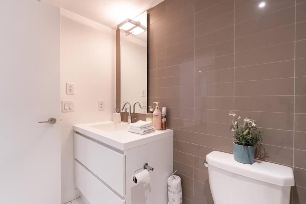 Apartment Luxe 2 Bed Downtown Near Waterfront *