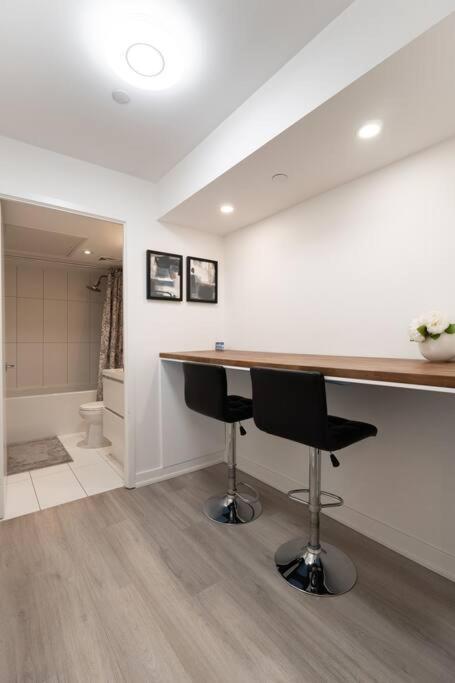 Apartment Luxe 2 Bed Downtown Near Waterfront Toronto
