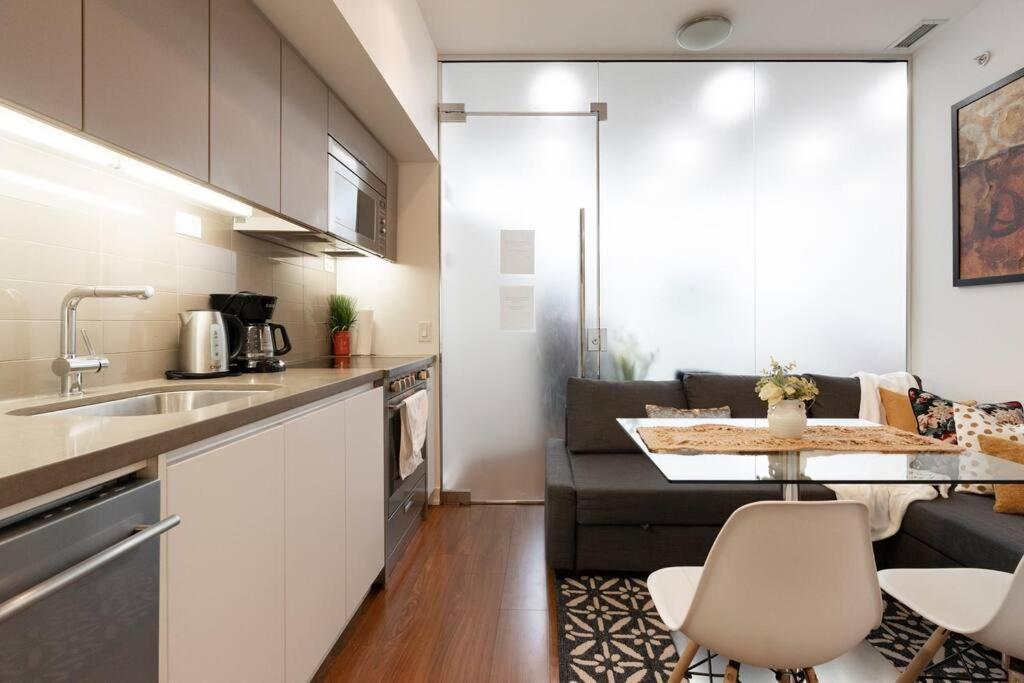 Luxe 2 Bed Downtown Near Waterfront * Toronto