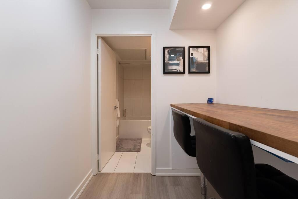 Apartment Luxe 2 Bed Downtown Near Waterfront Toronto