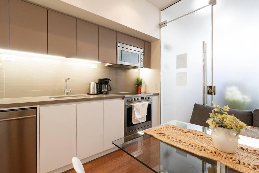 Apartment Luxe 2 Bed Downtown Near Waterfront Toronto