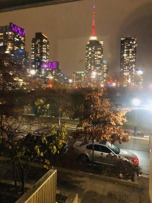 Luxe 2 Bed Downtown Near Waterfront