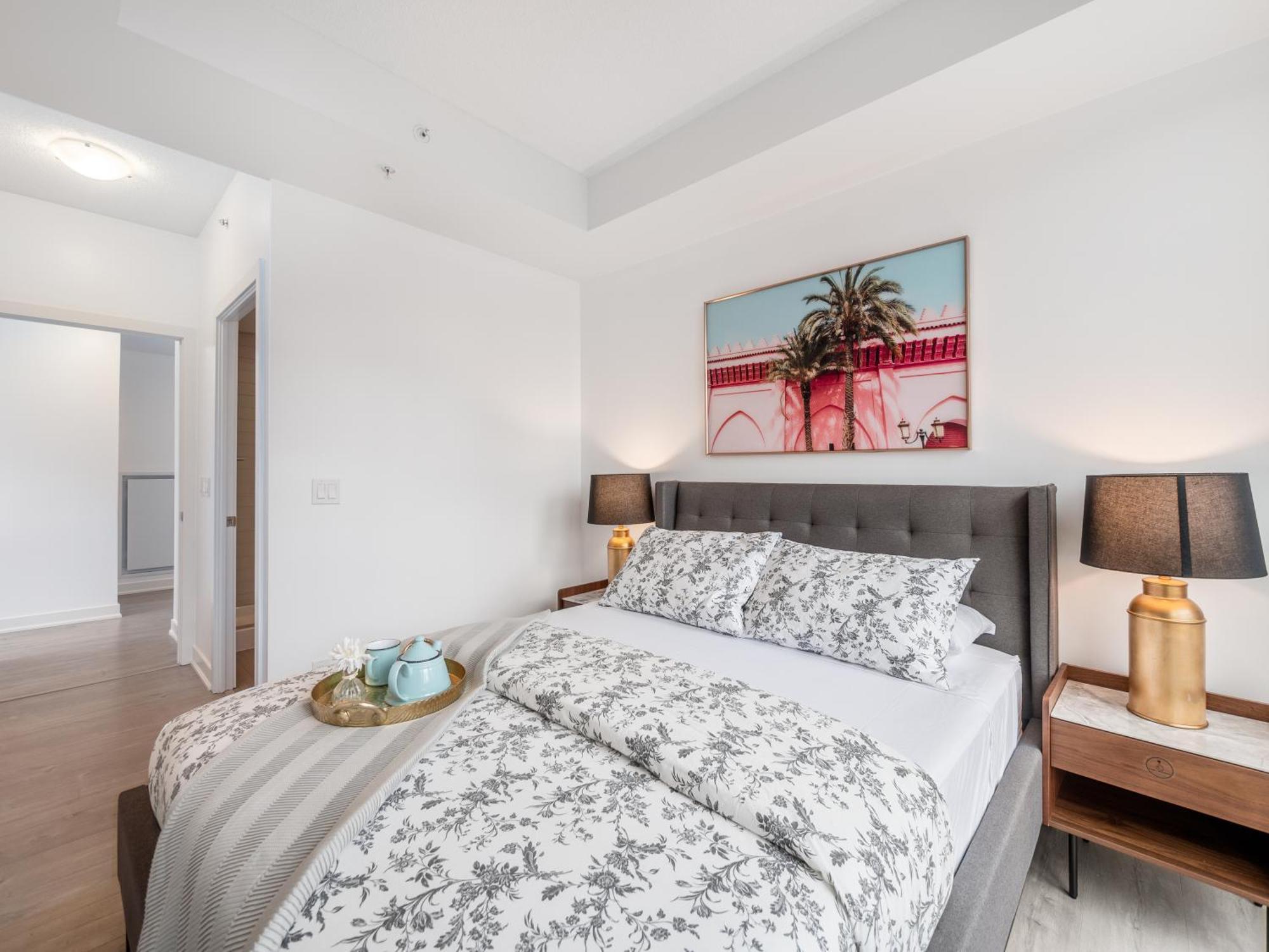 The Merrion - Toronto's Entertainment District Apartment *