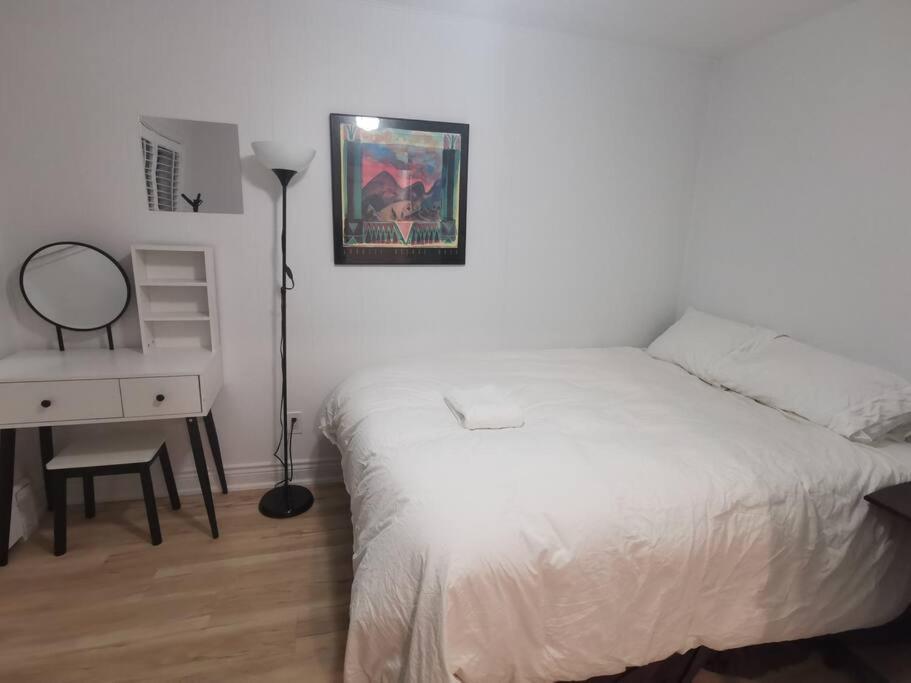 Apartment Wishing Well 2-bedrooms Cozy Toronto