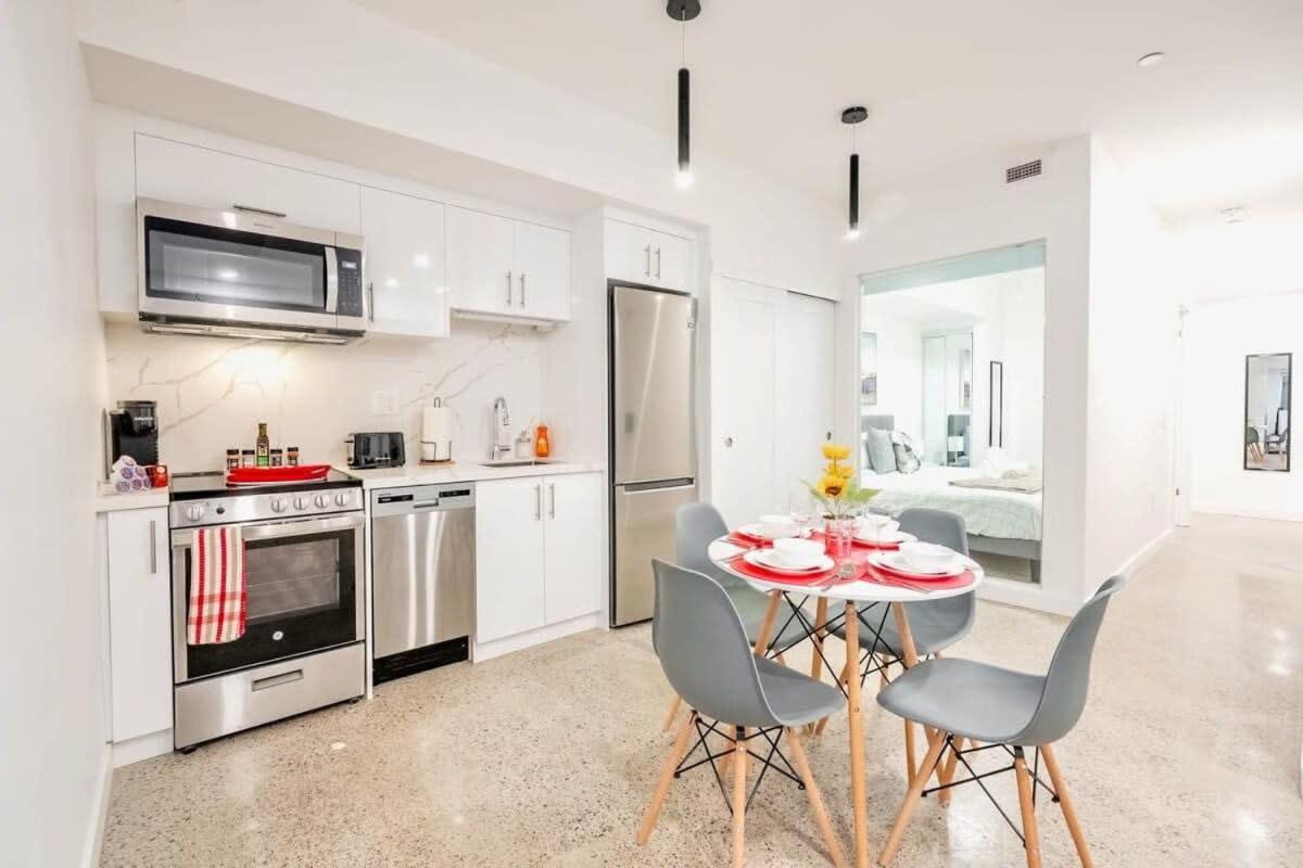 Modern 2br - Regent Park Near Downtown Apartment