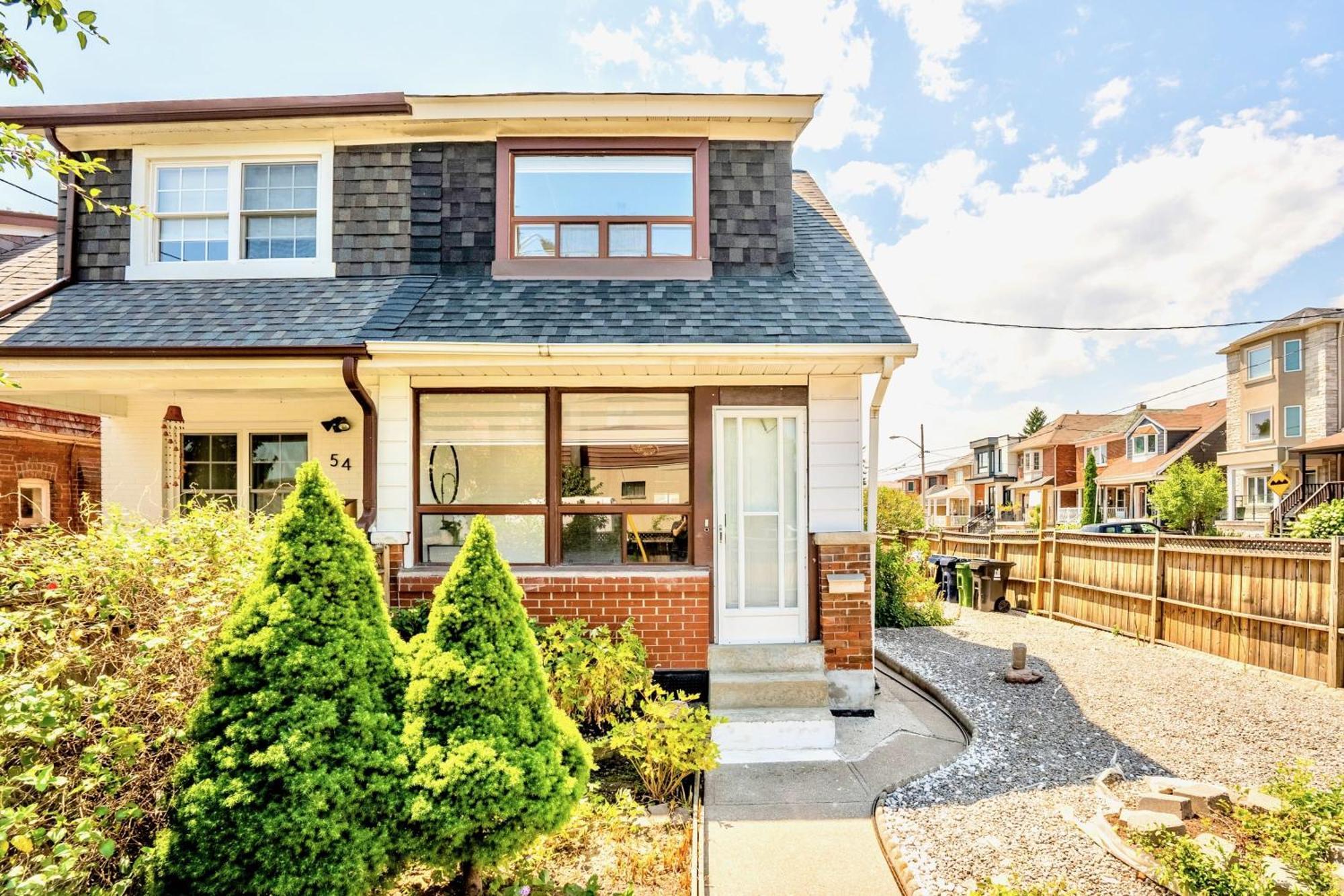 Stunning With Large Patio Sundeck *