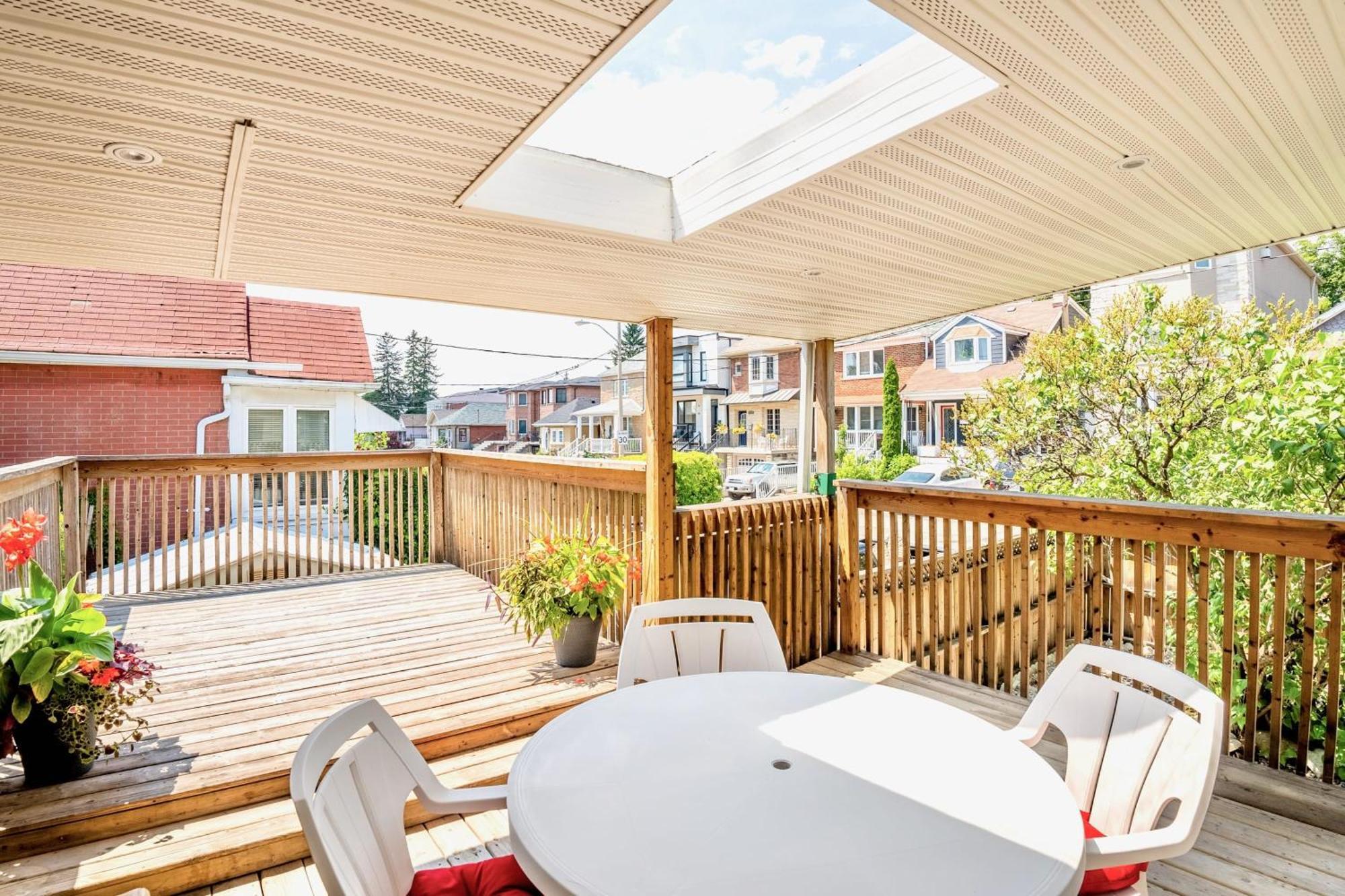Holiday home Stunning With Large Patio Sundeck Toronto