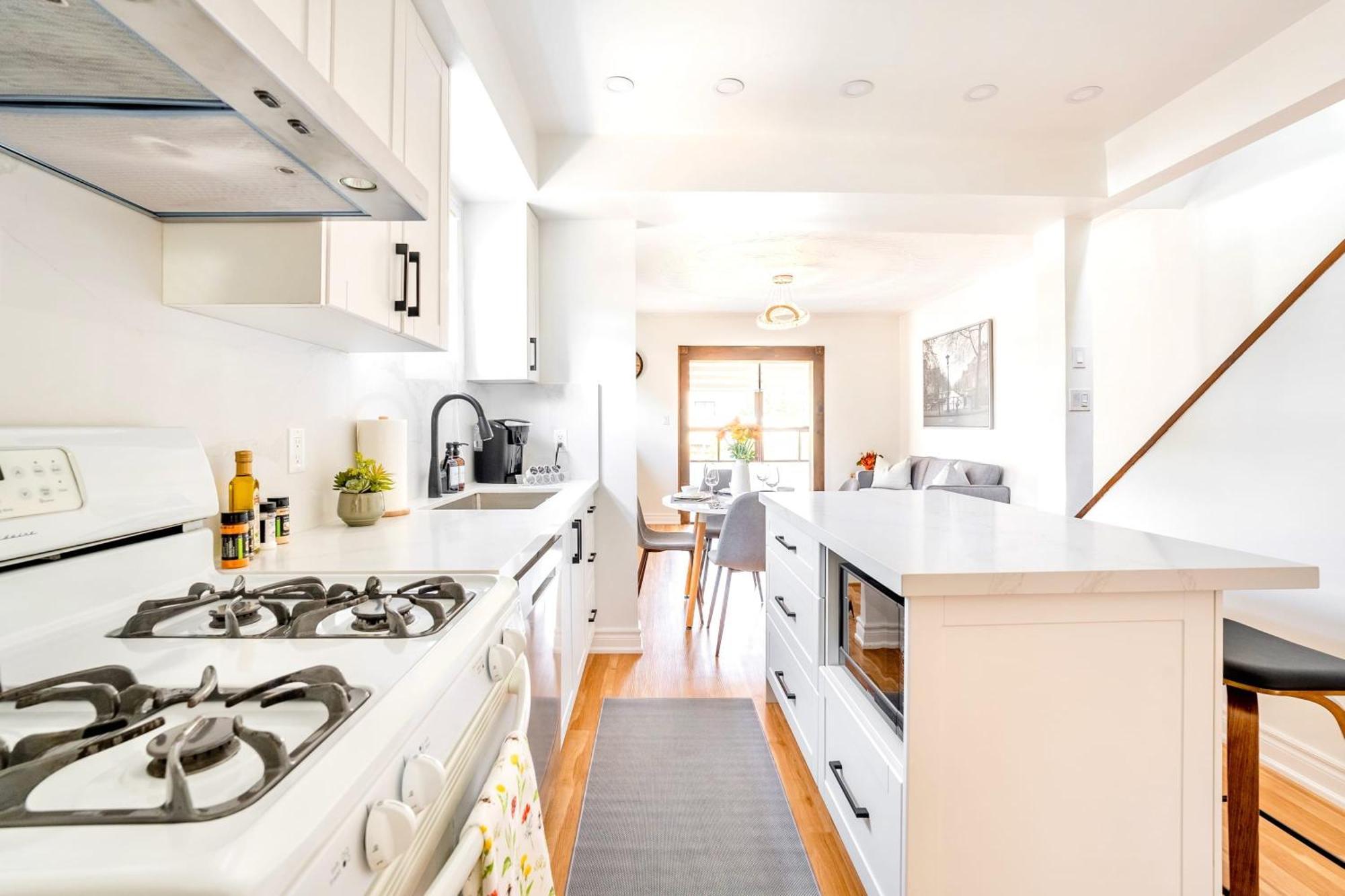Stunning With Large Patio Sundeck Holiday home *