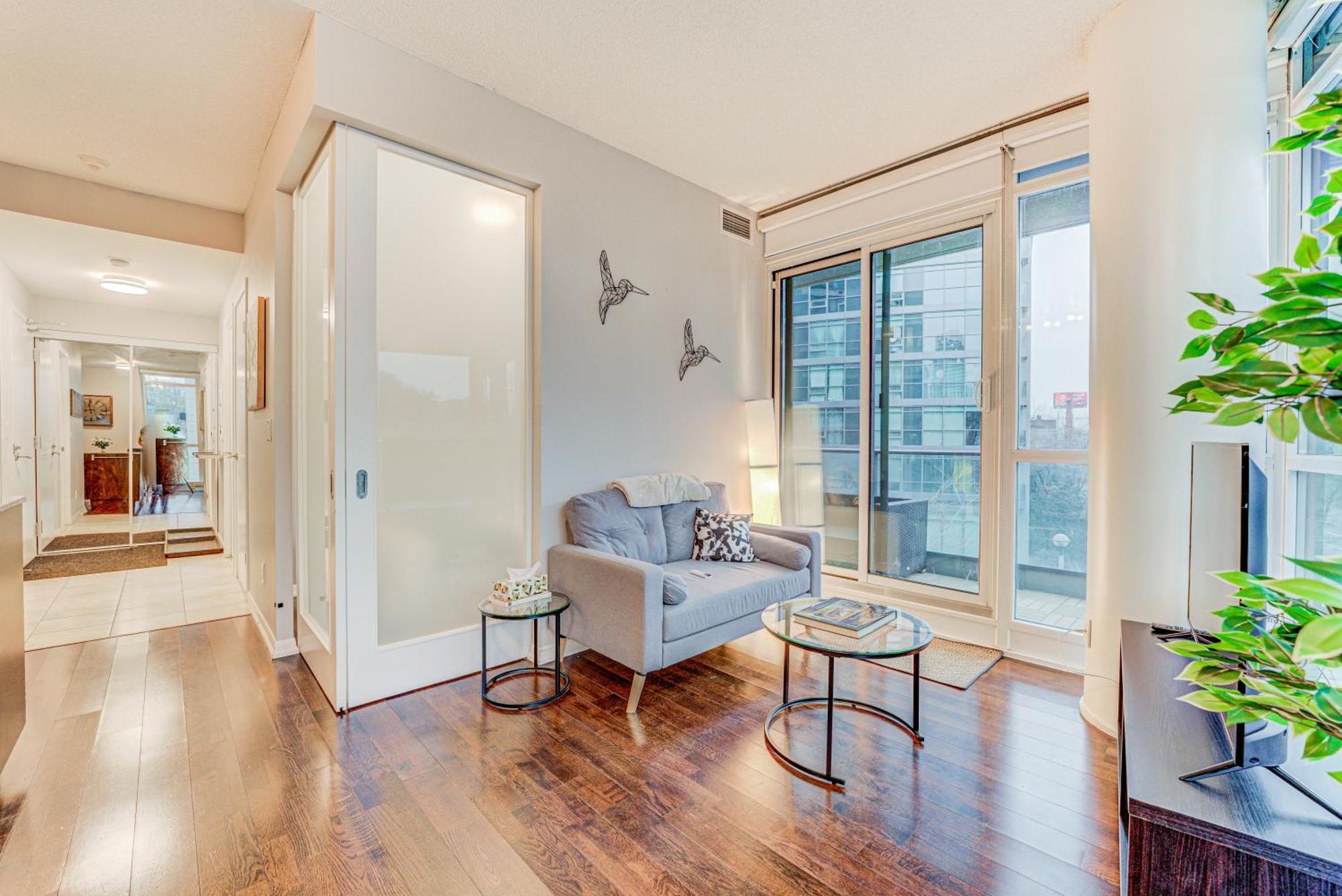 Prime Pad 2 Bedroom With Cn Tower View * Toronto