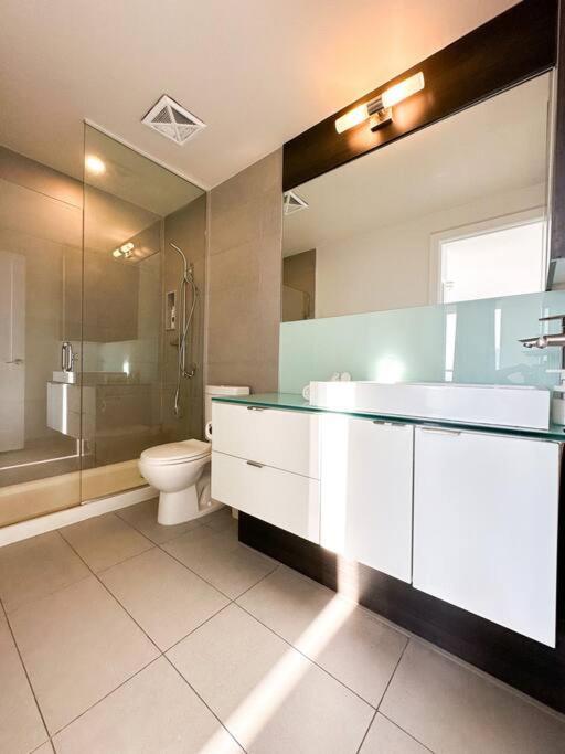 Elegant - Views, View, Free Parking Apartment