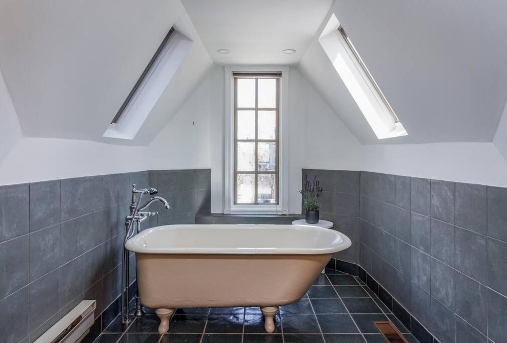 New-york Style Loft Toronto