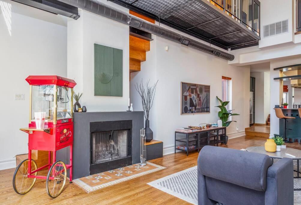 New-york Style Loft Apartment Toronto