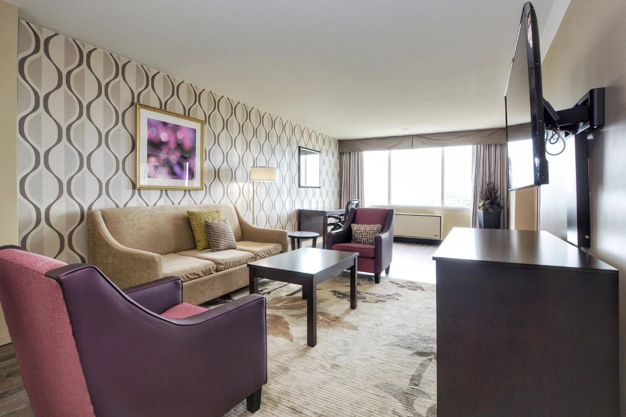International Airport By Ihg Hotel