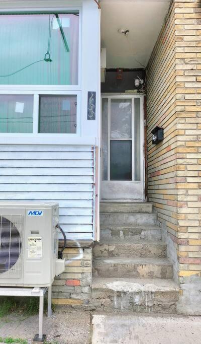 Quadruple Private With Netflix & Laundry, Balcony & Self Check-in Homestay *