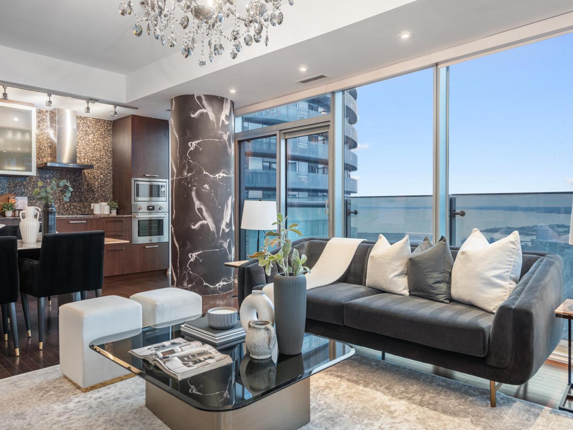 Apartment Luxury 2br Entertainment District Downtown Cn Tower View Balcony Pool & Hot Tub *
