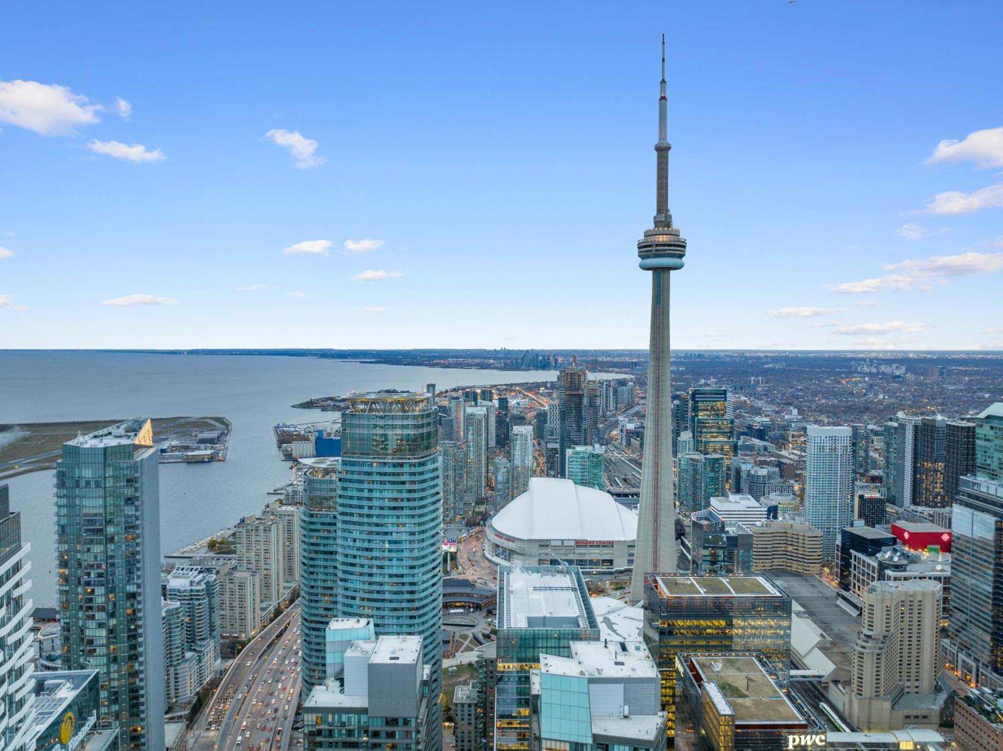 Luxury 2br Entertainment District Downtown Cn Tower View Balcony Pool & Hot Tub Apartment *