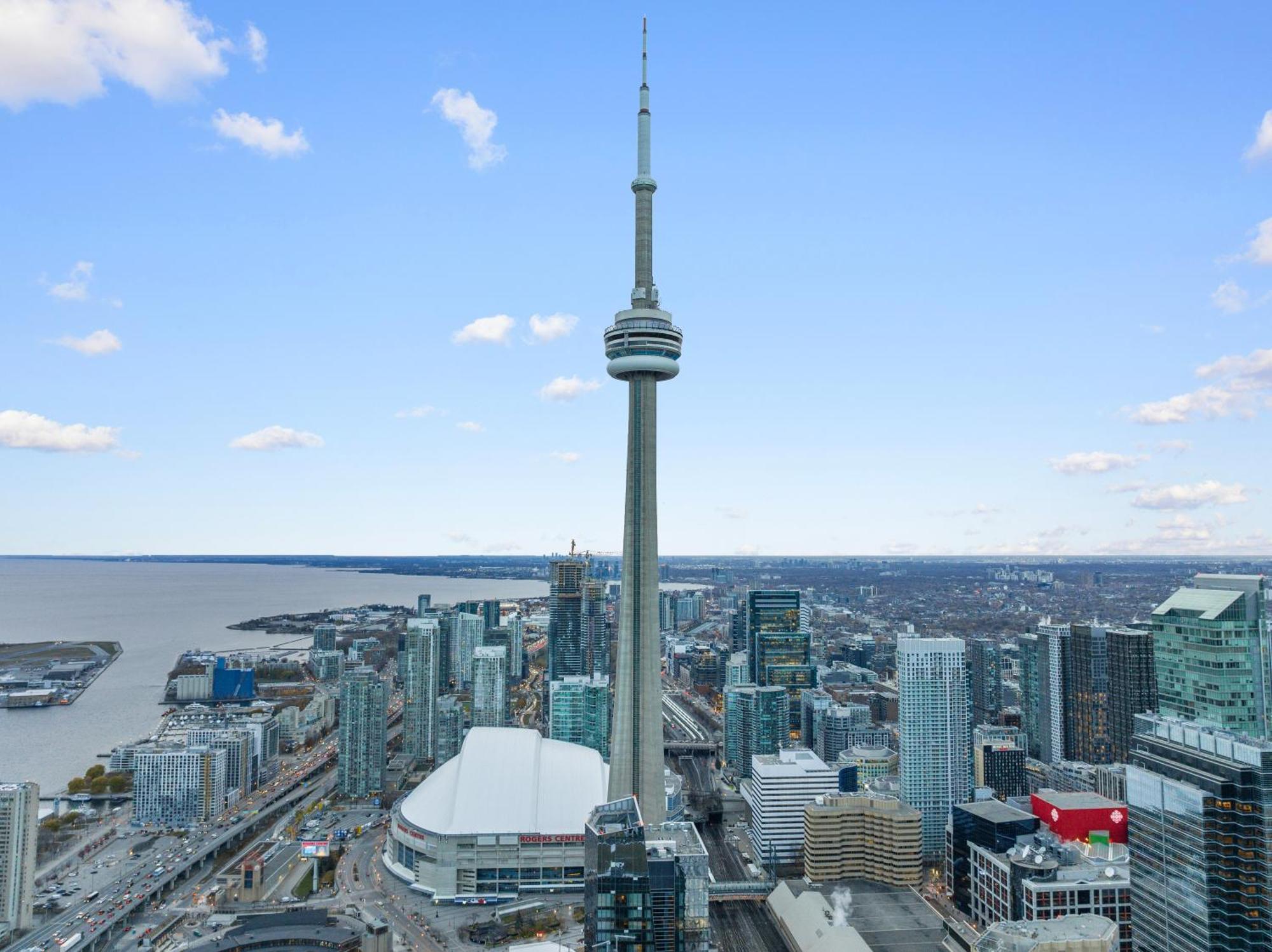Luxury 2br Entertainment District Downtown Cn Tower View Balcony Pool & Hot Tub Apartment *