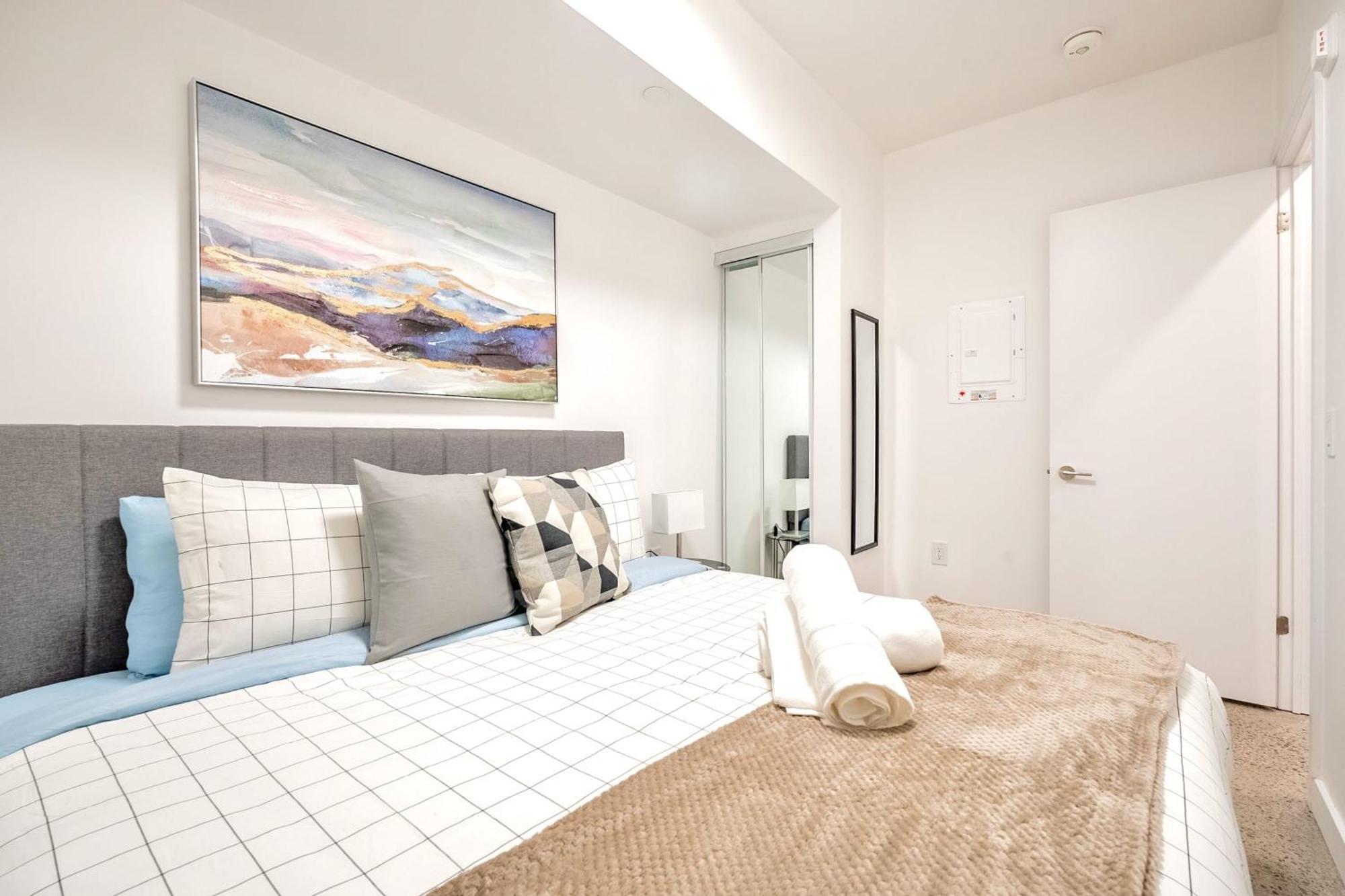 Modern 2br - Regent Park Near Downtown * Toronto