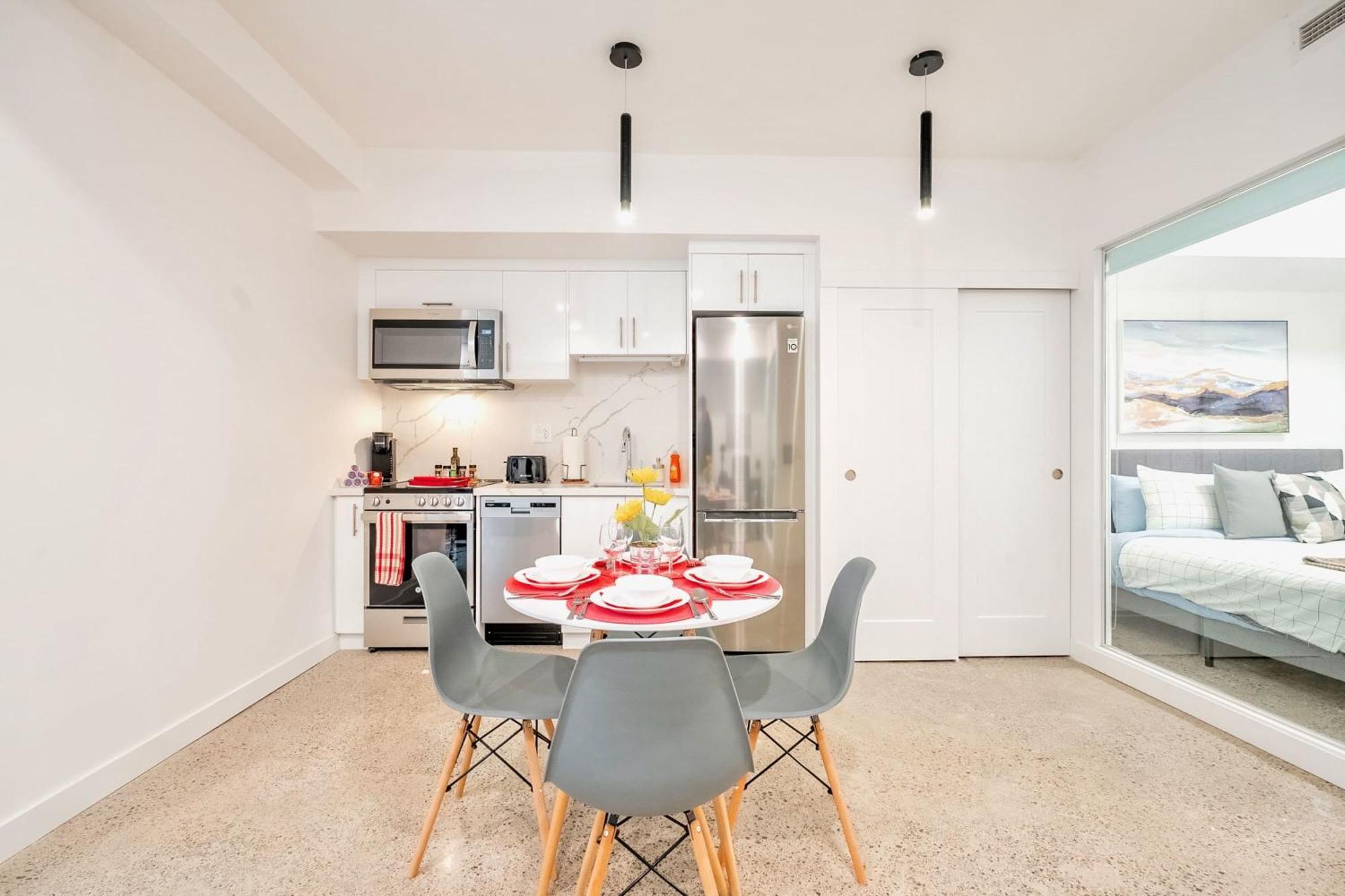 Modern 2br - Regent Park Near Downtown Toronto