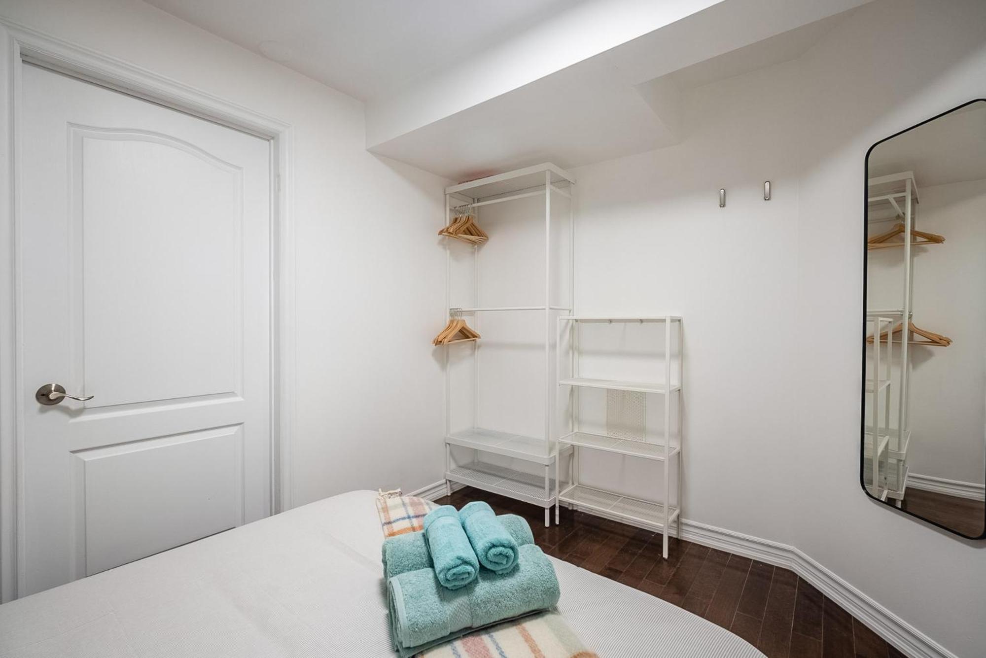 Basement With Private Patio In Davenport Apartment *