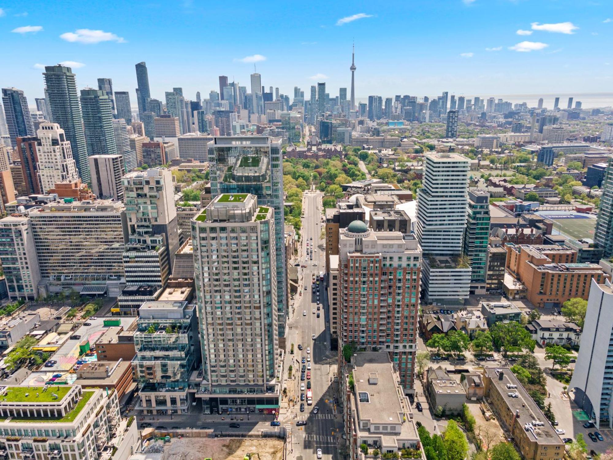 The Estate - Yorkville Apartment