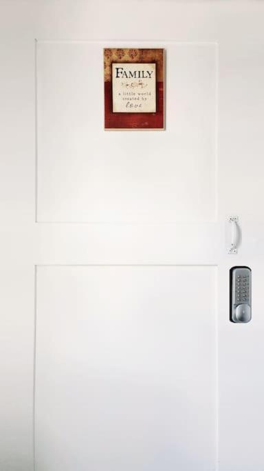 Quadruple Private With Netflix & Laundry, Balcony & Self Check-in Homestay