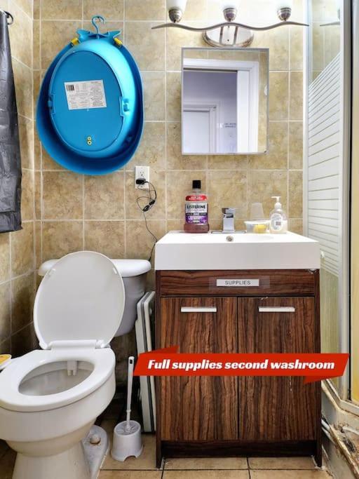 Homestay Quadruple Private With Netflix & Laundry, Balcony & Self Check-in *