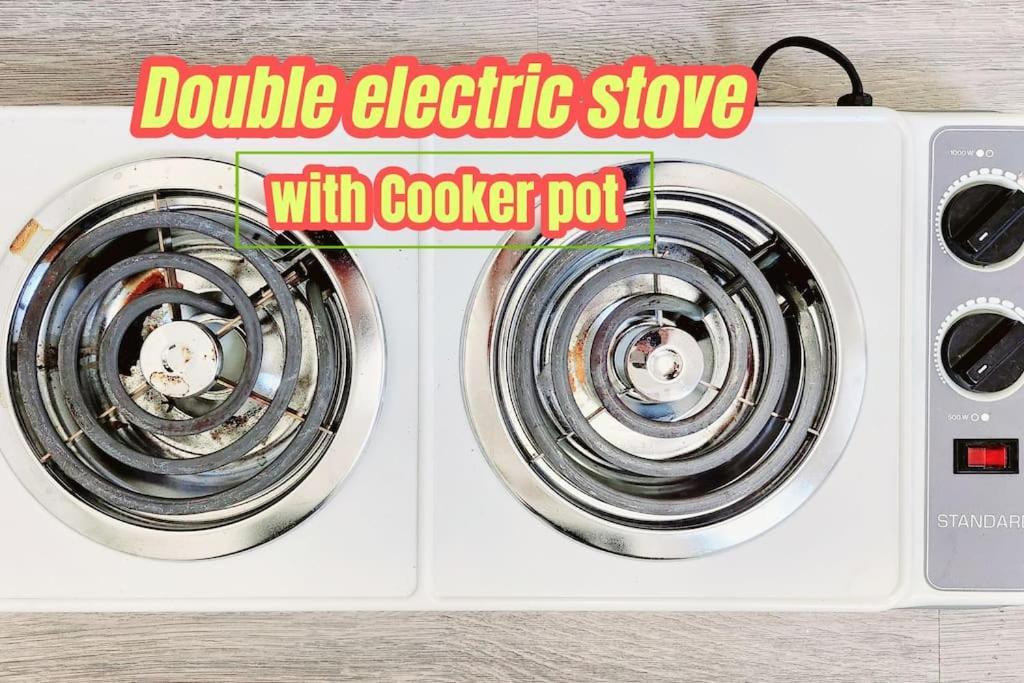 Quadruple Private With Netflix & Laundry, Balcony & Self Check-in Homestay Toronto