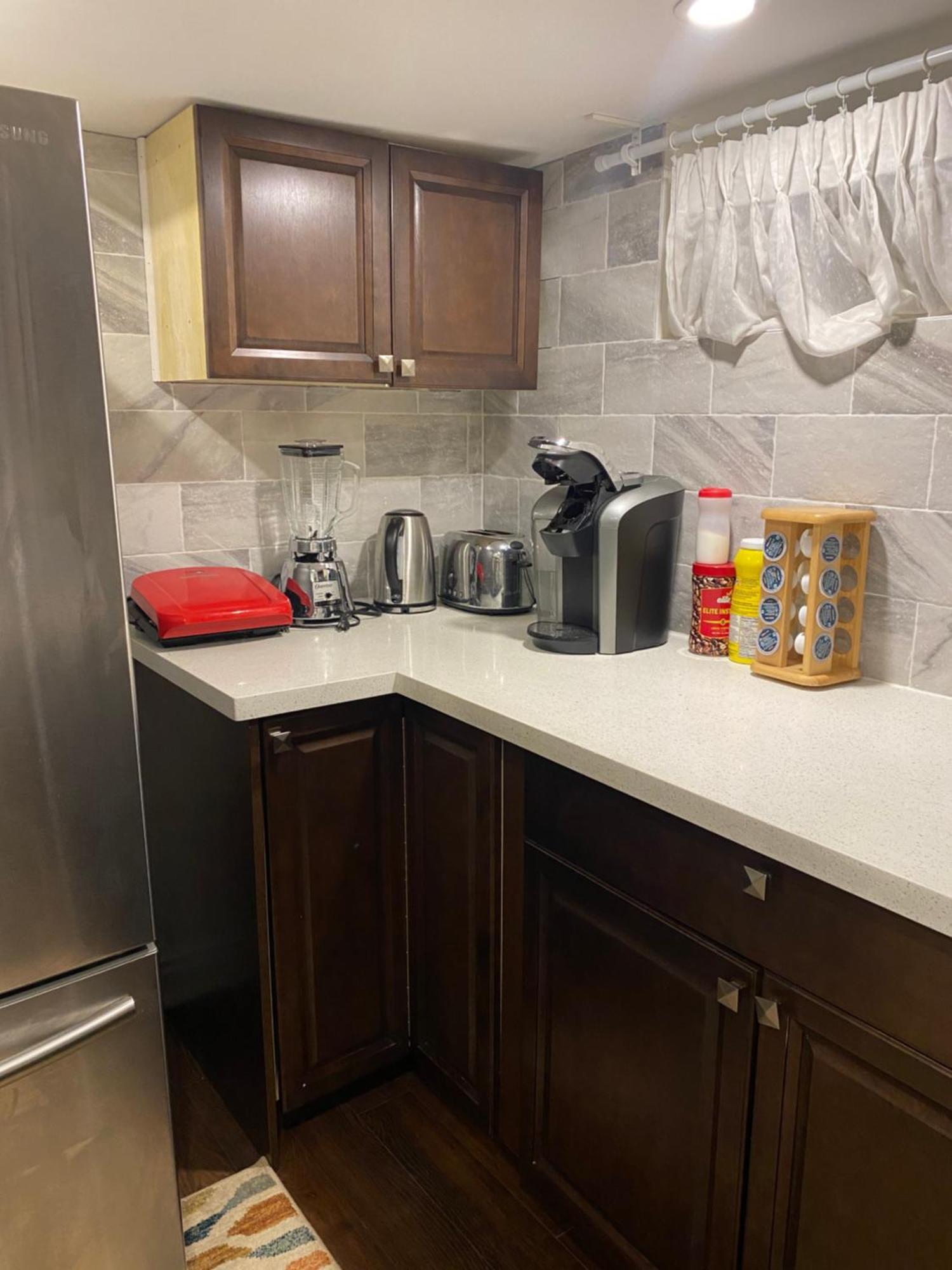 Apartment Beautiful Lower Level 2 Bedroom Aprt