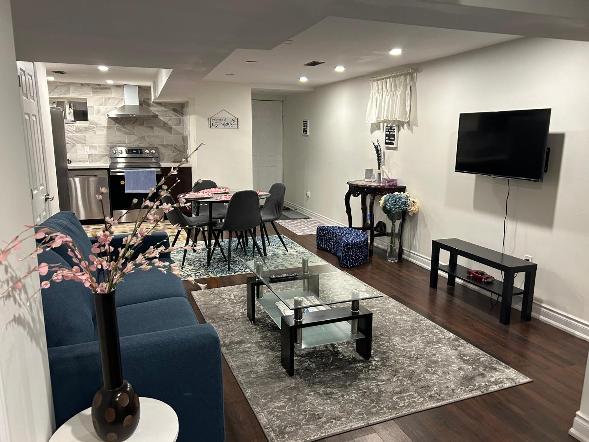 Apartment Beautiful Lower Level 2 Bedroom Aprt