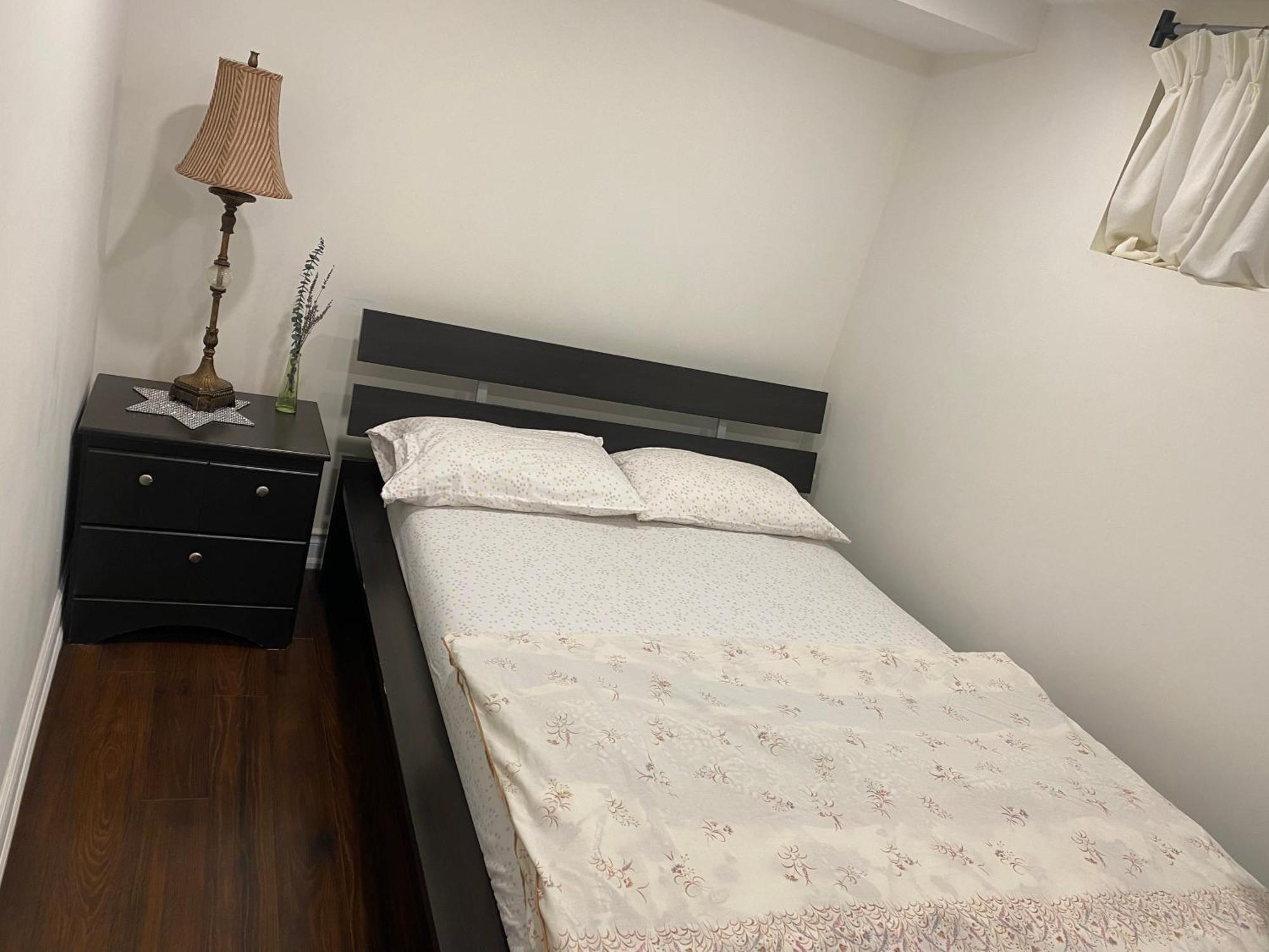 Apartment Beautiful Lower Level 2 Bedroom Aprt Toronto
