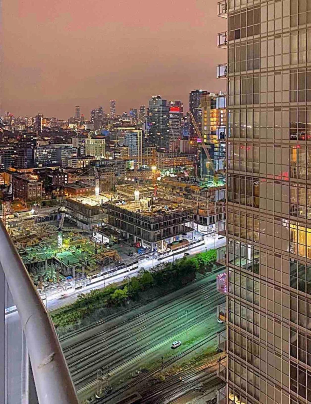 Urban Getaway Downtown Apartment *