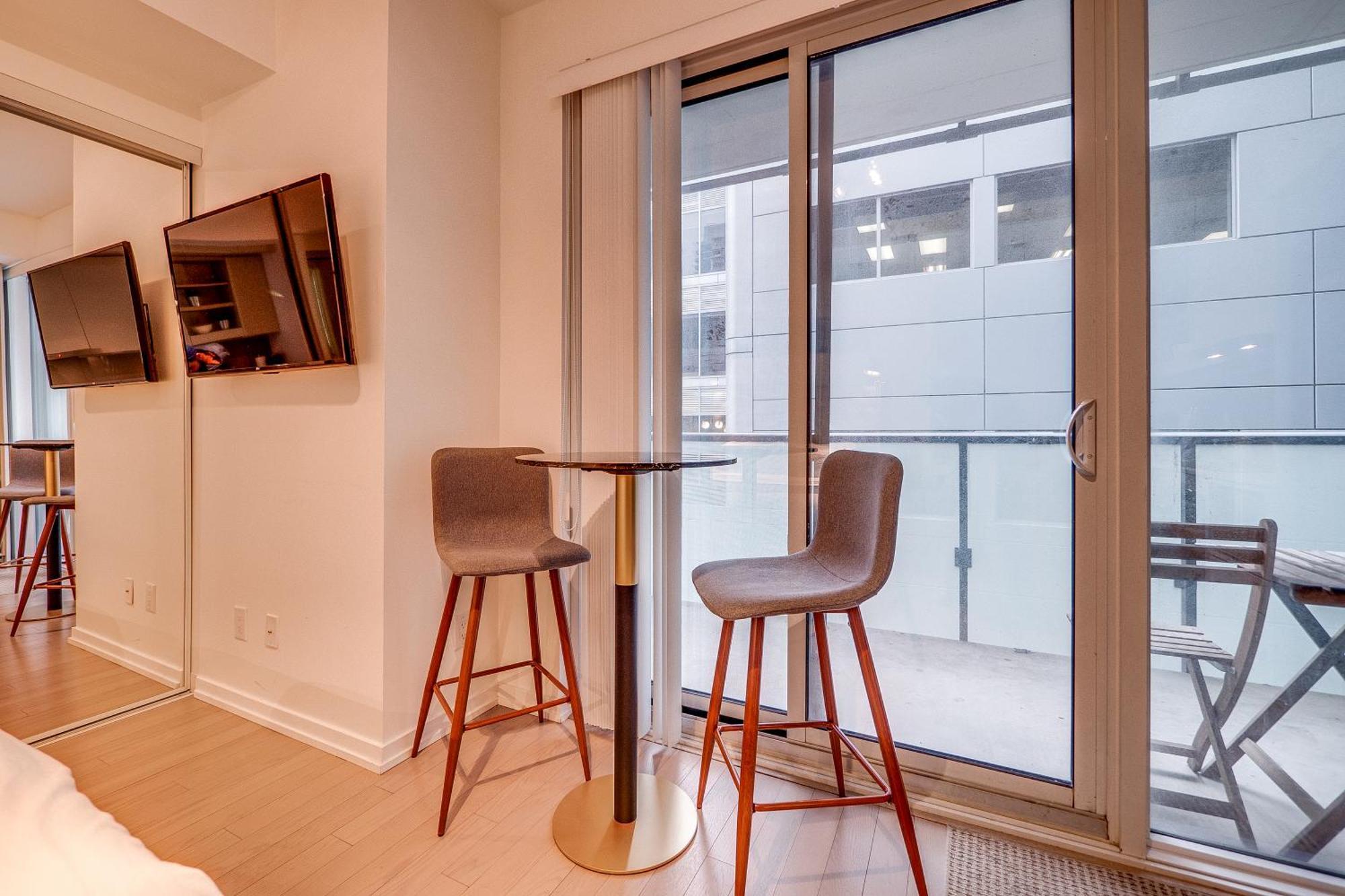 Apartment Modern On Peter St - City View Toronto