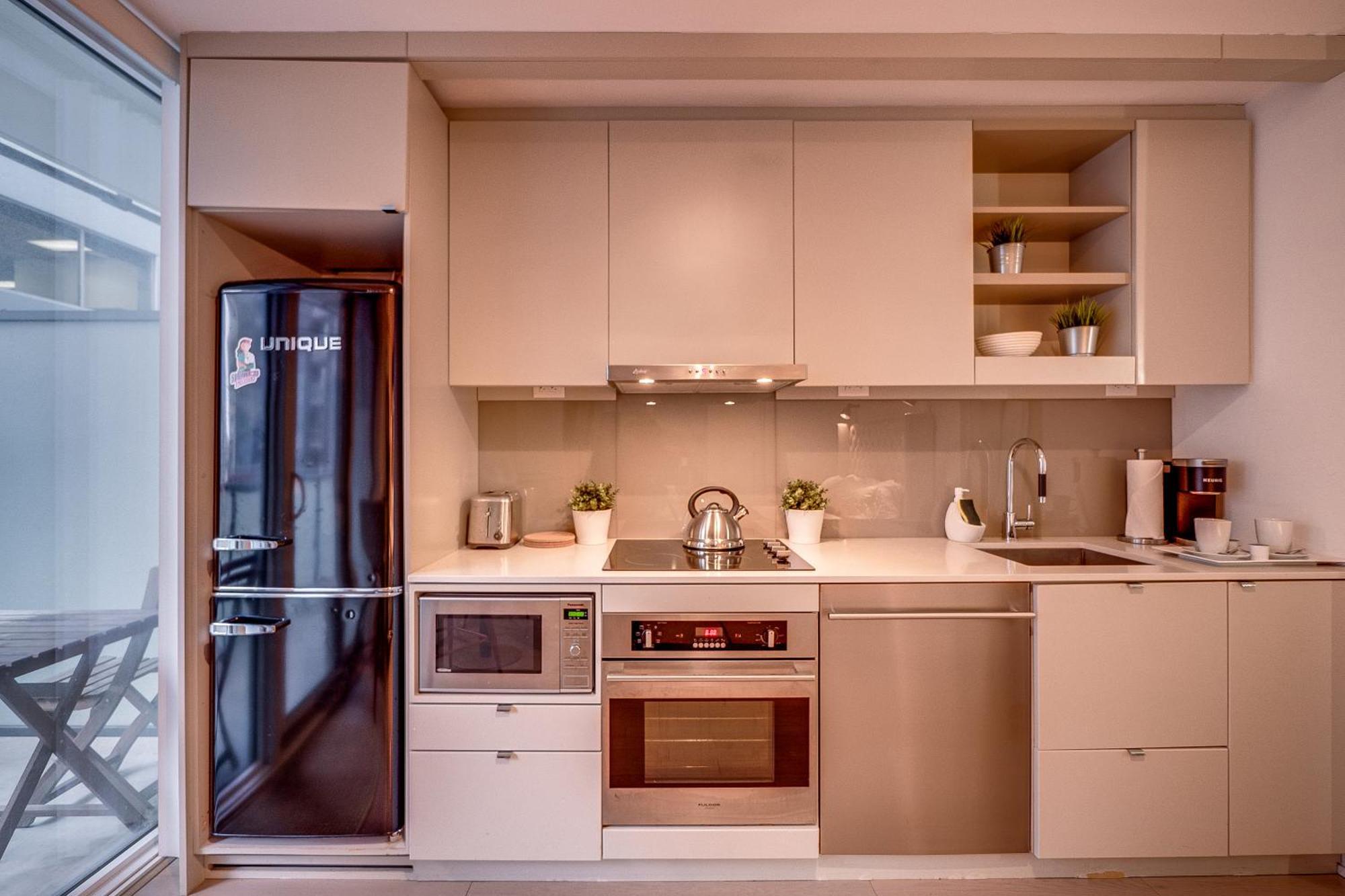 Apartment Modern On Peter St - City View *