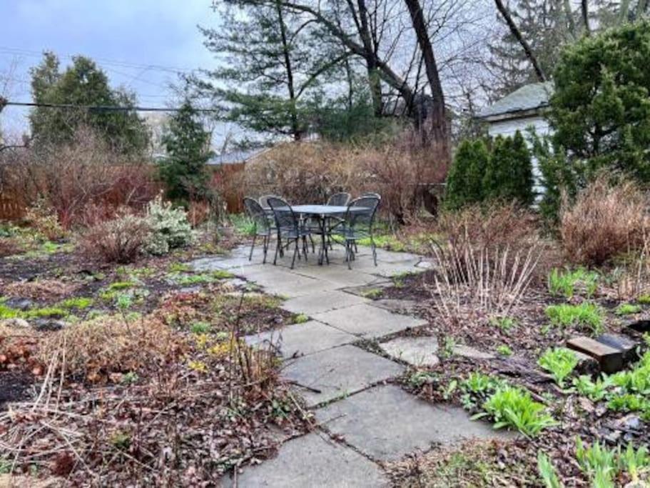 Homestay Retro Private Near Finch, Retro House, Wi-fi Toronto
