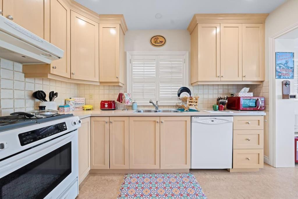 Retro Private Near Finch, Retro House, Wi-fi Homestay