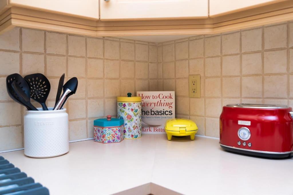 Retro Private Near Finch, Retro House, Wi-fi Homestay *