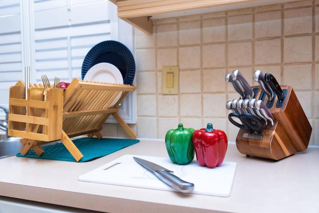 Homestay Retro Private Near Finch, Retro House, Wi-fi Toronto