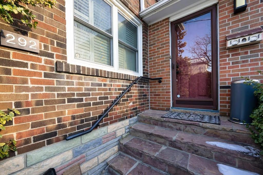 Retro Private Near Finch, Retro House, Wi-fi Homestay *