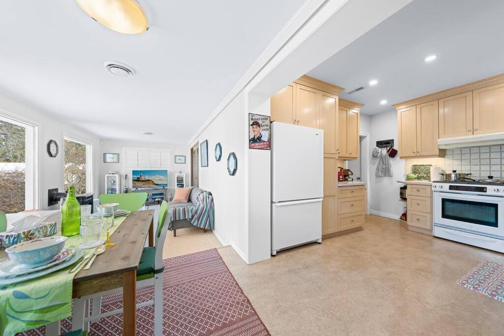 Retro Private Near Finch, Retro House, Wi-fi Homestay