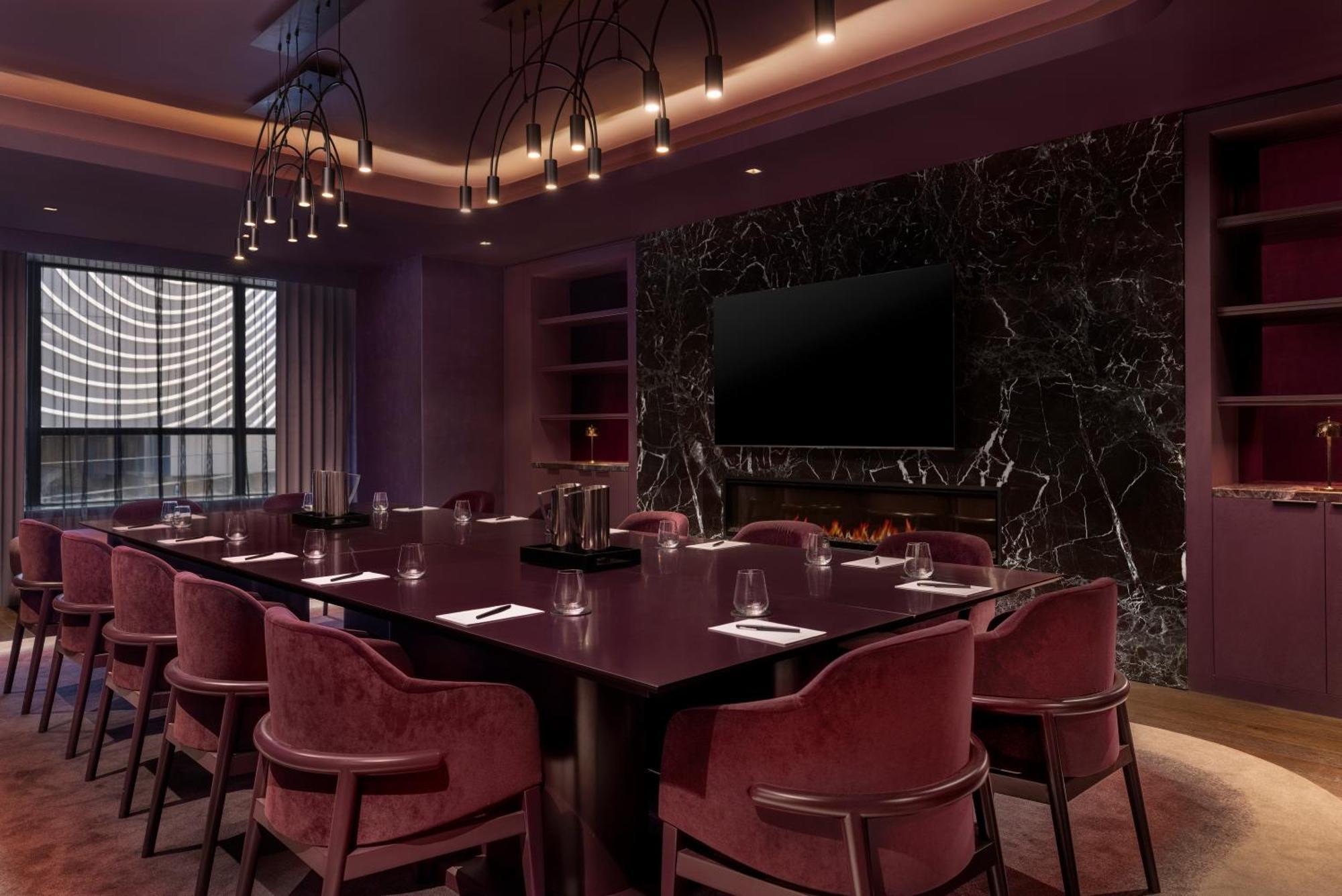 Hotel Revery Downtown, Curio Collection By Hilton Toronto