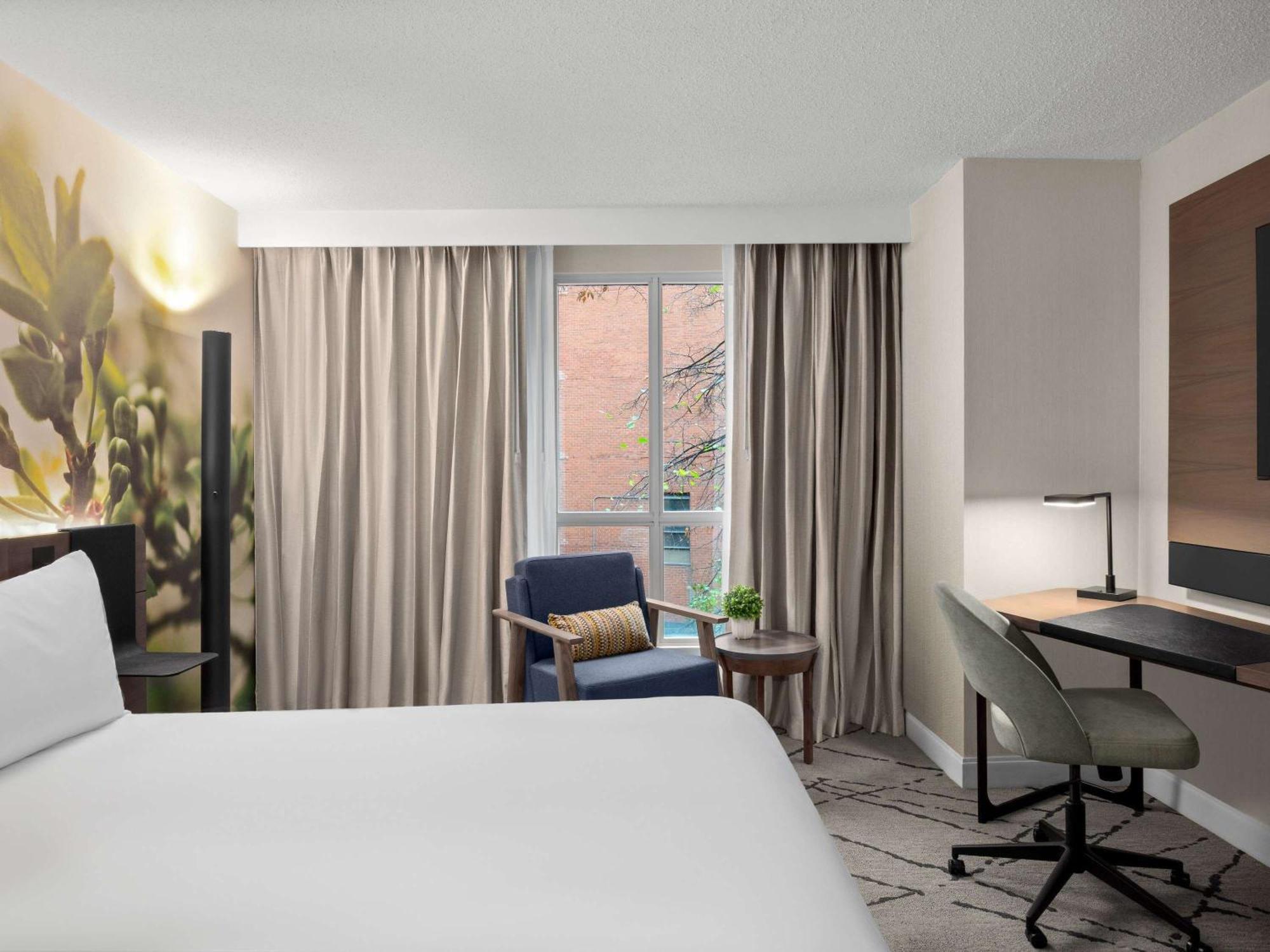 The Novotel Centre