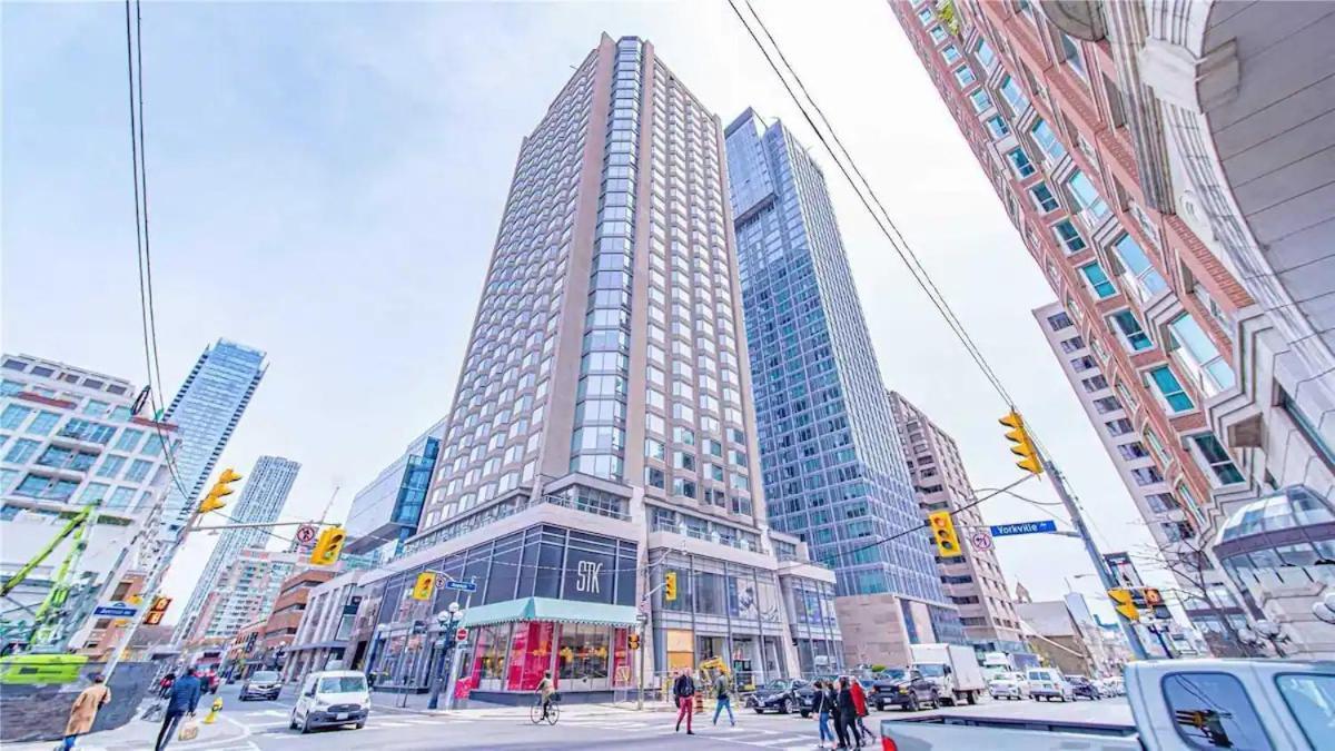 Yorkville Plaza Express Apartment