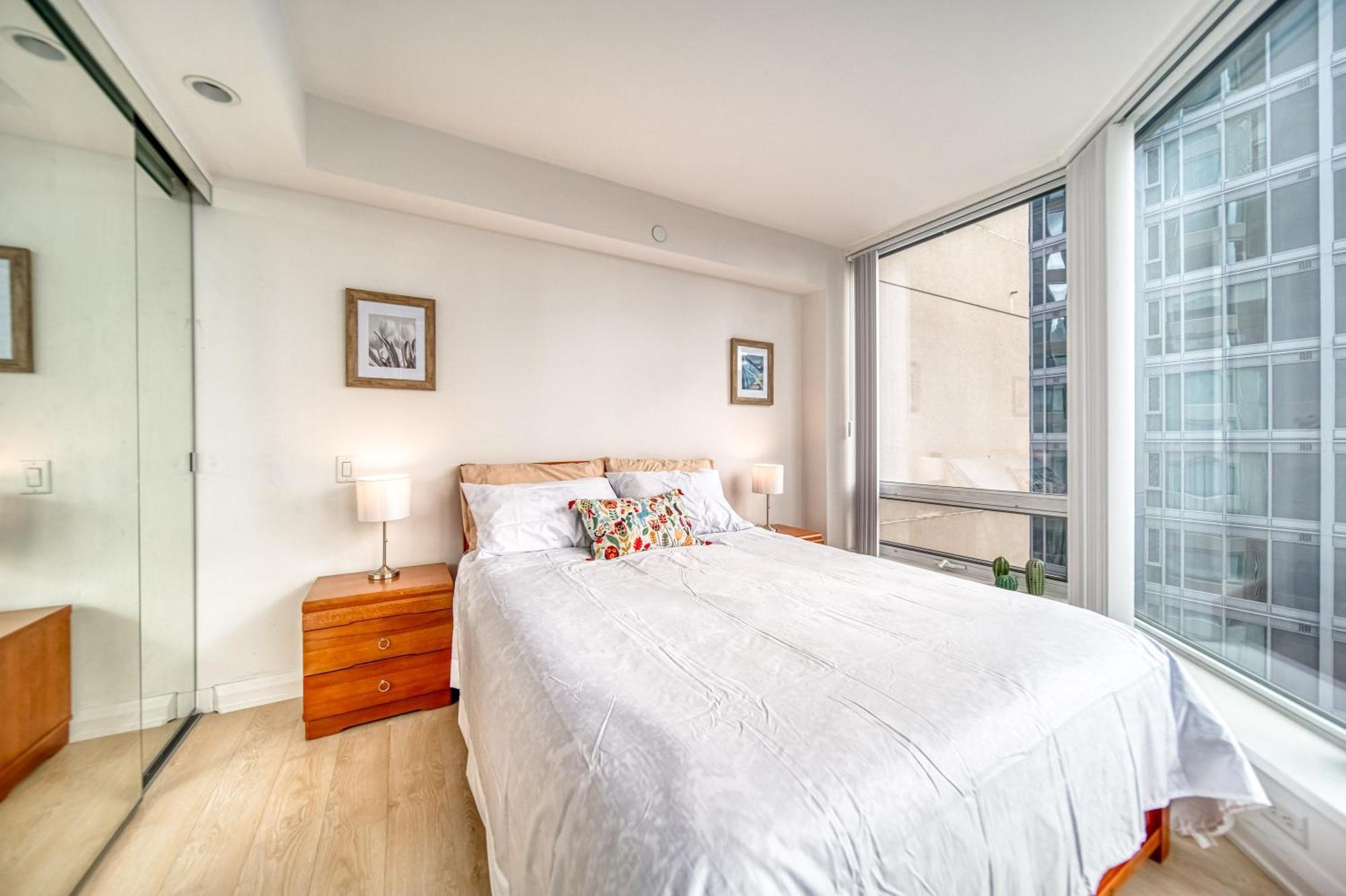 Yorkville Plaza Express Apartment Toronto